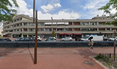Debbiche Aly, Ophtalmologue à Châtenay-Malabry