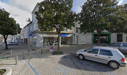 Opticien Parthenay - pl. du Donjon - Krys, Opticien à Parthenay