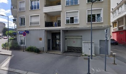 Sueur Robert, Ophtalmologue à Saint-Étienne