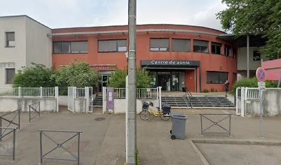 Dr BOUZAHER Inès, Ophtalmologue à Vaulx-en-Velin
