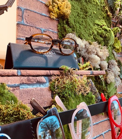 Les Lunettes D'Azalie, Opticien à Pugnac