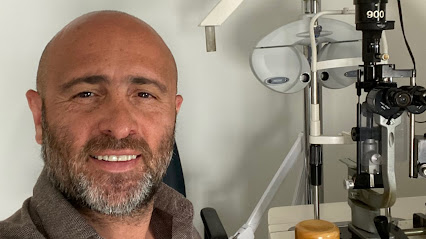 Dr Kouros Kaveh, Ophtalmologue à Blausasc