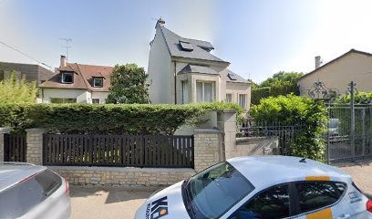 Renault Anne, Ophtalmologue au Perreux-sur-Marne