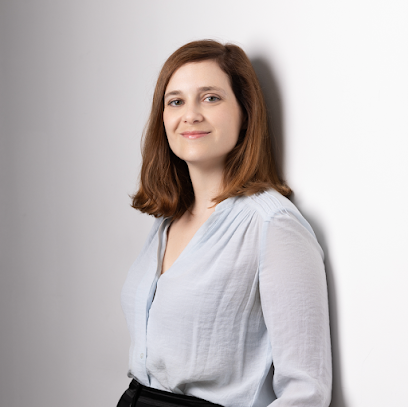 Dr Julie Kosacki, Ophtalmologue Aix-Les-Bains, Chirurgie De La Cataracte, Chirurgie Réfractive, Glaucome Et Rétine Médicale, Ophtalmologue à Aix-les-Bains