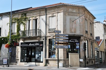 Opticiens Maurice Frères, Opticien à Saint-Max