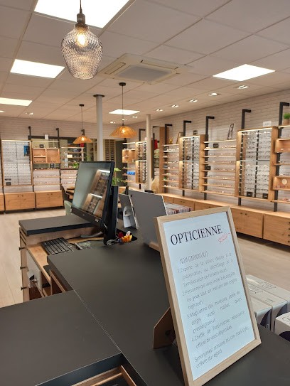 Opticien Gramat - Place De La Halle - Le Collectif Des Lunetiers, Opticien à Gramat