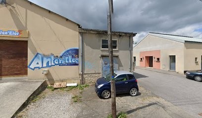 Azouzi Olfa, Ophtalmologue à Alençon