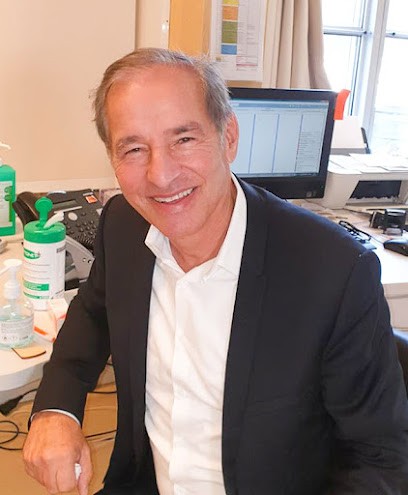 Dr. YVES COHEN, Ophtalmologue à Paris 02