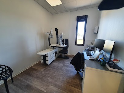 Dr Valérie GLIMOIS, Dr Sara OUARDANI et Dr David GARCIA, Ophtalmologue à Coufouleux