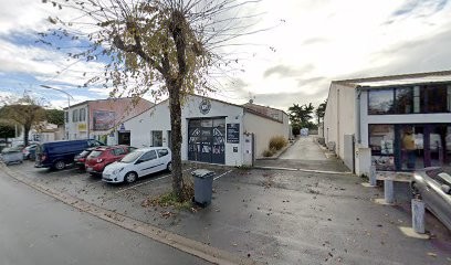 Douedari Nabil, Ophtalmologue à La Flotte