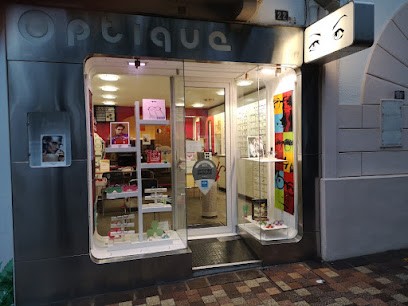 Messanges-Lankar, Opticien à Hendaye