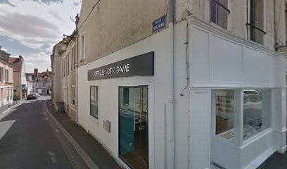 Pure Vision Optic, Opticien à Étampes