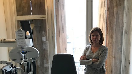 Julie Le Garrec Caen, Ophtalmologue à Champigny-sur-Marne