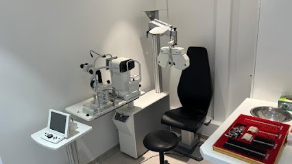 Alain Afflelou, Opticien à Barbey